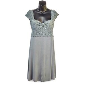 TAHARI🦋SIZE SM🦋SILVER GREY LACE AND CHIFFON BRIDAL PARTY DRESS COCKTAIL DRESS